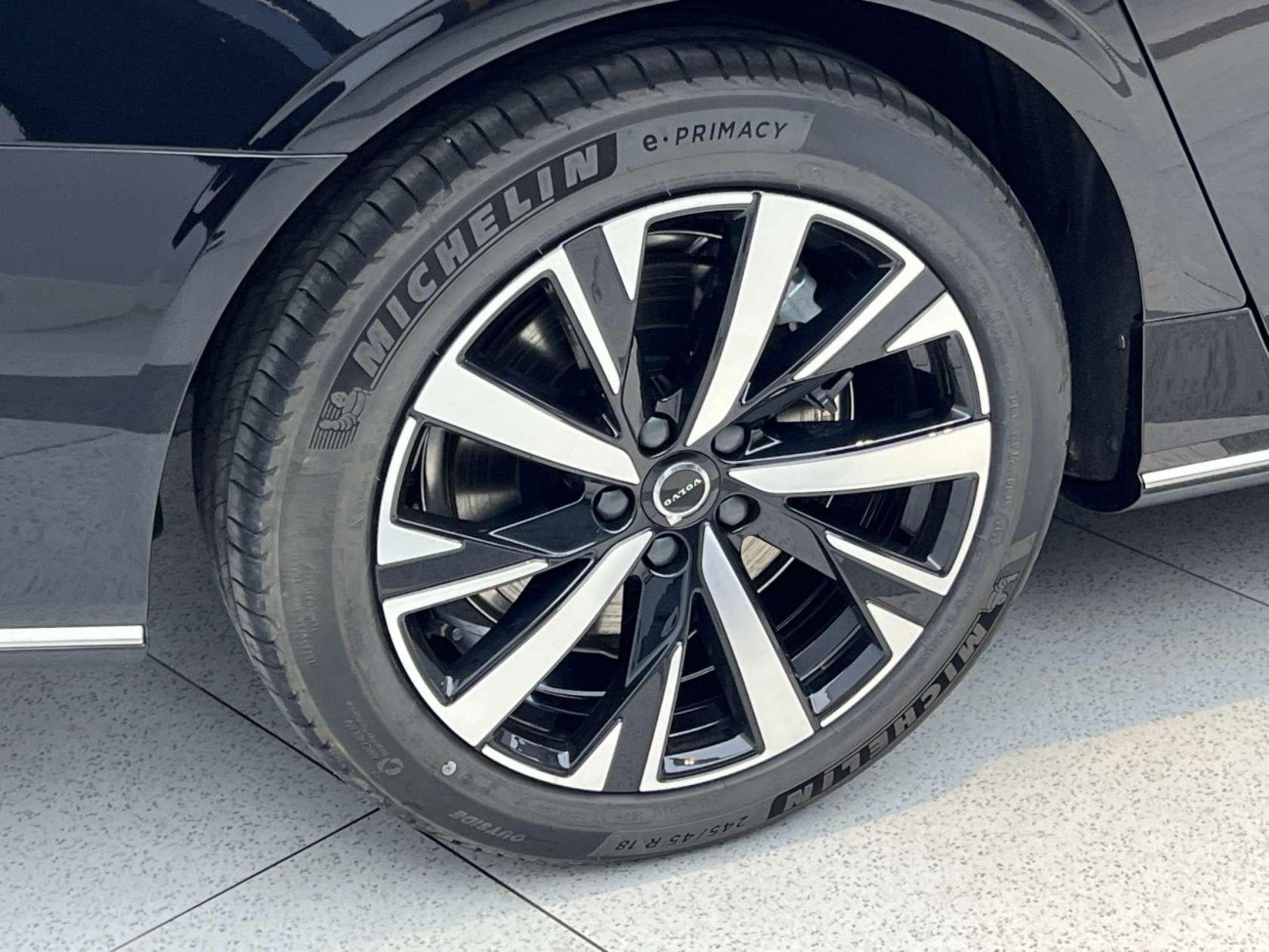 Volvo S90 2025