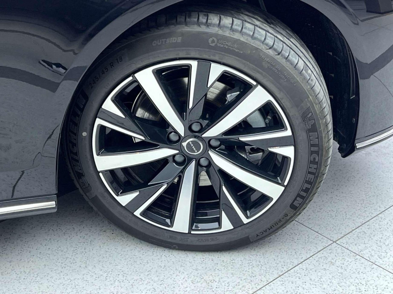 Volvo S90 2025