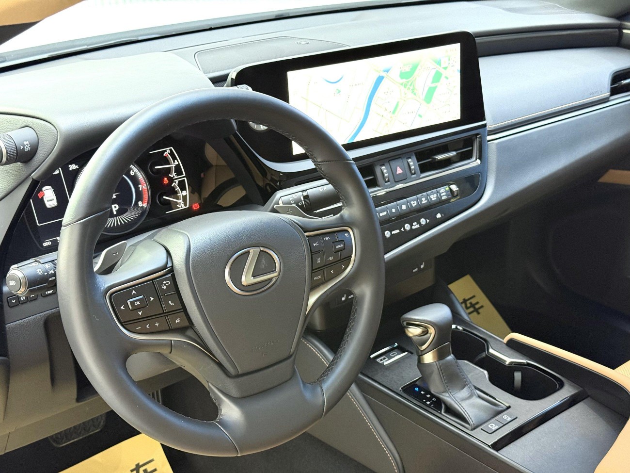 Lexus ES 200 2022