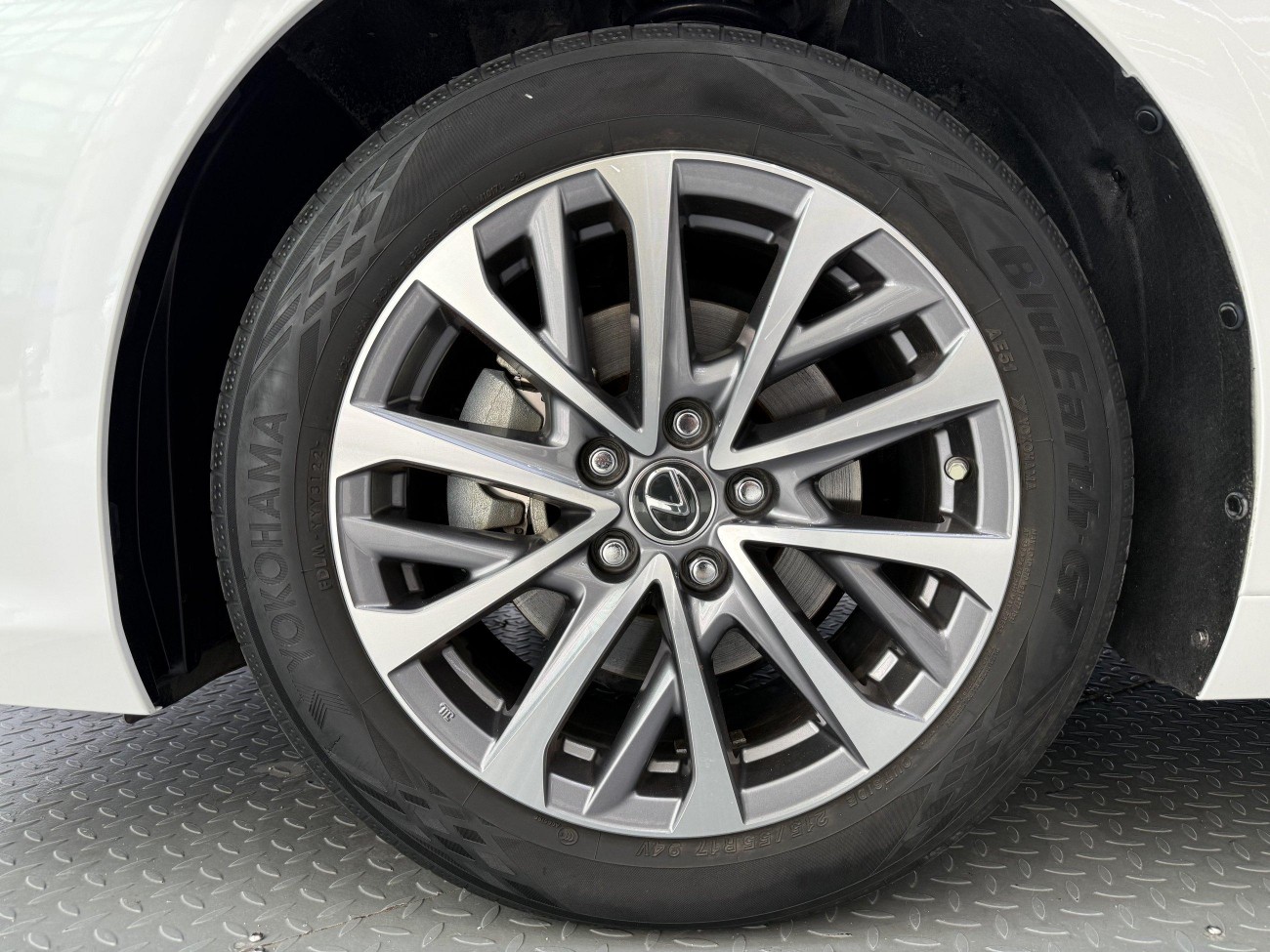 Lexus ES 200 2022