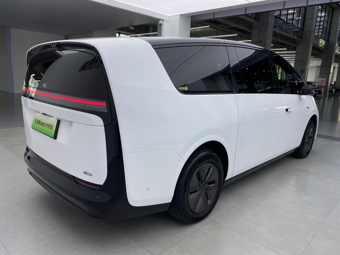 Li Auto MEGA 2025