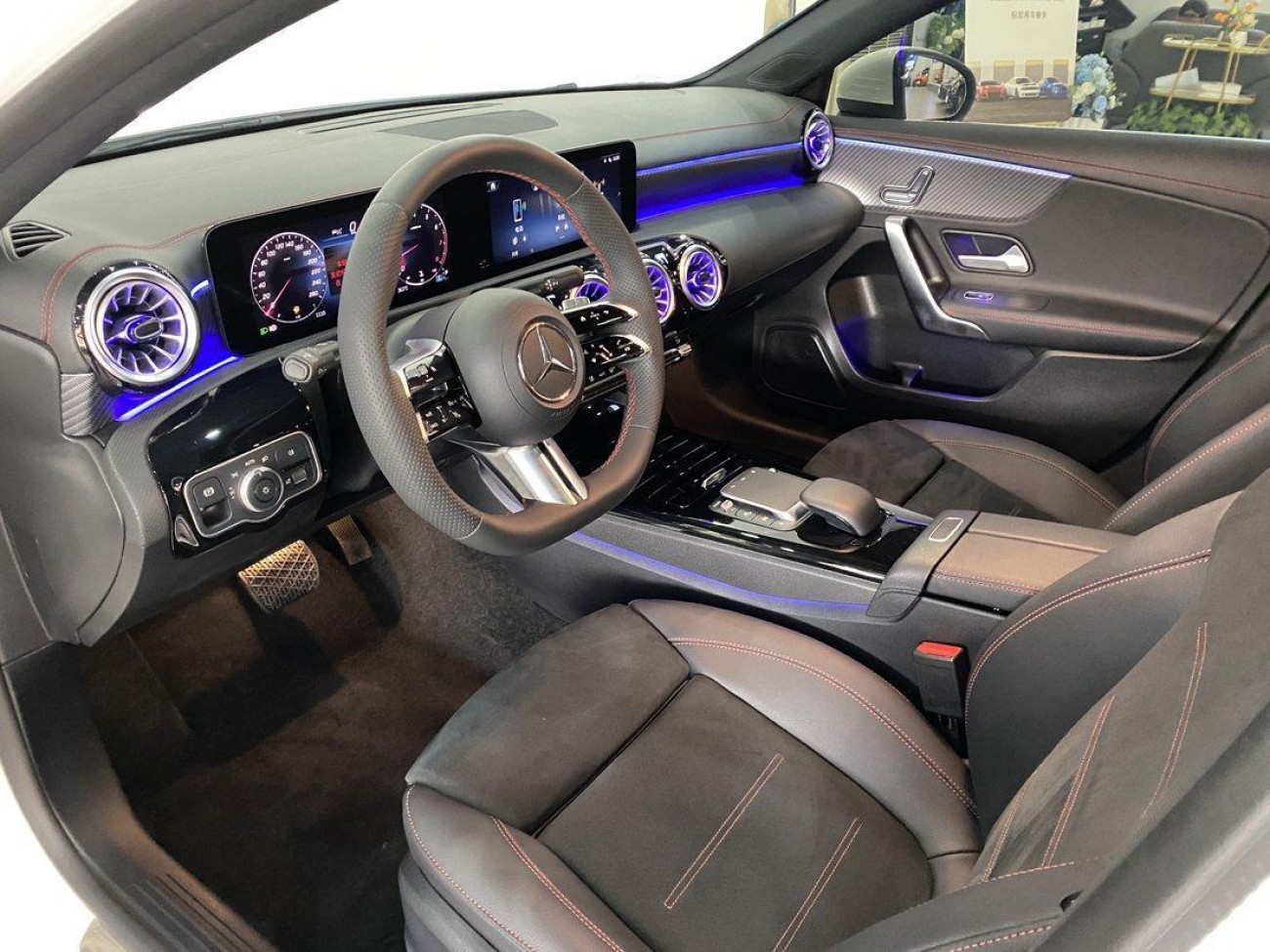 Mercedes-Benz A 200 L 2023