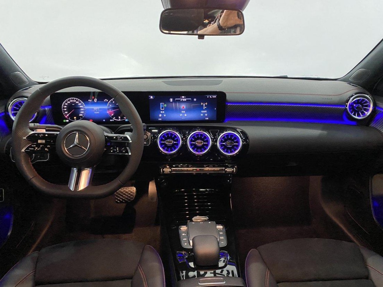 Mercedes-Benz A 200 L 2023