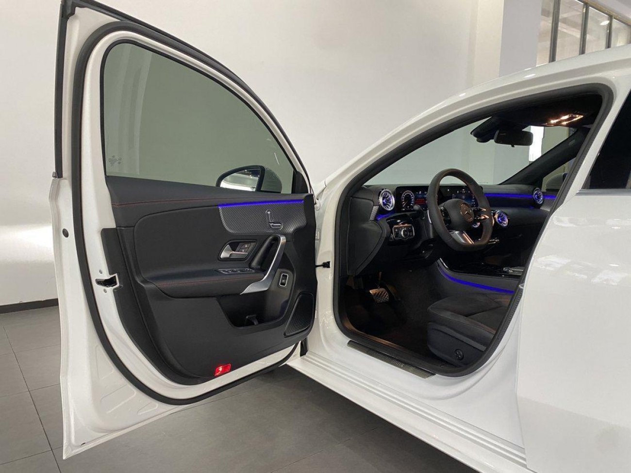 Mercedes-Benz A 200 L 2023