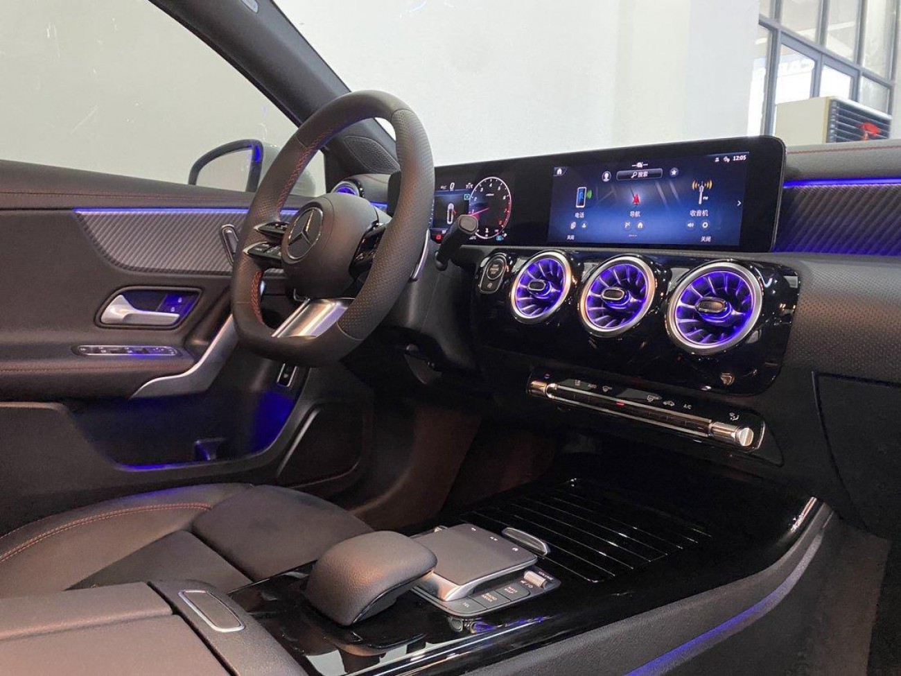 Mercedes-Benz A 200 L 2023