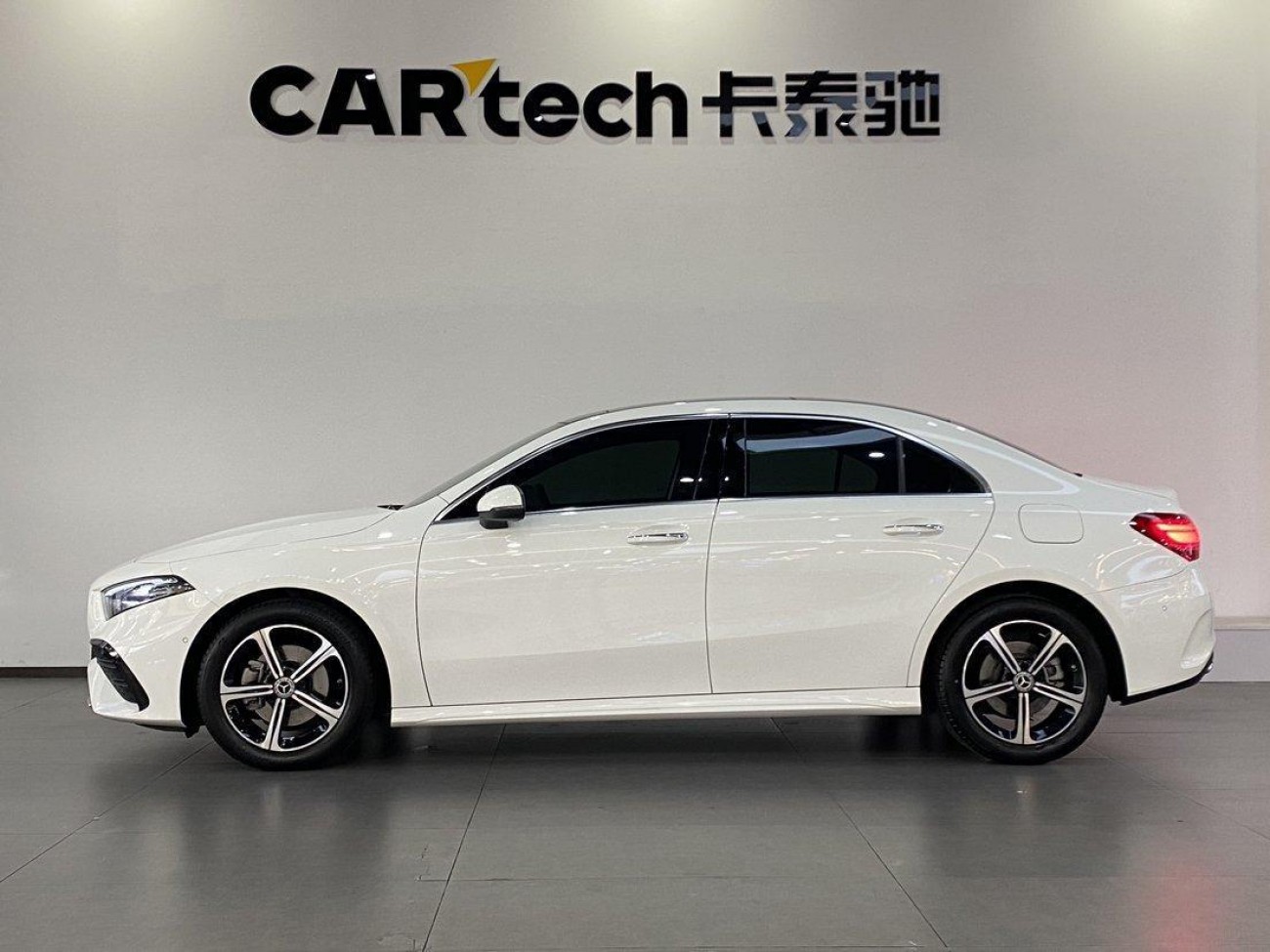 Mercedes-Benz A 200 L 2023