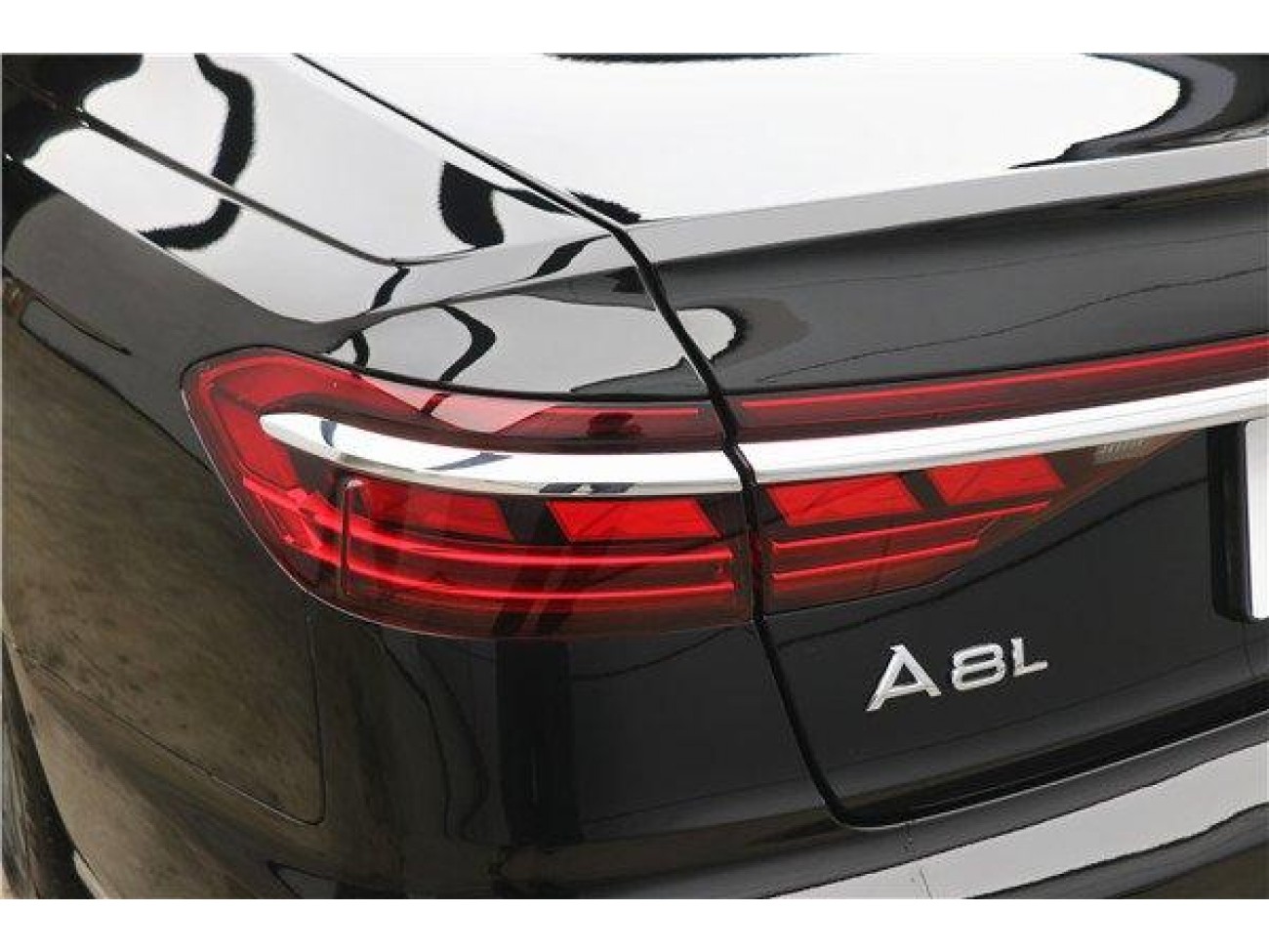 Audi A8L 50 TFSI 2024