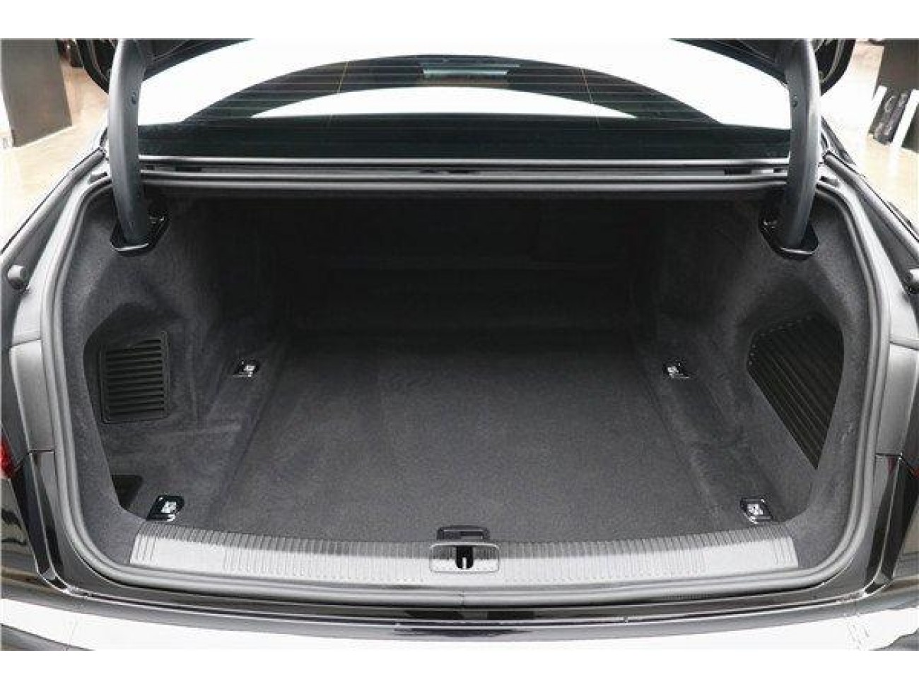 Audi A8L 50 TFSI 2024