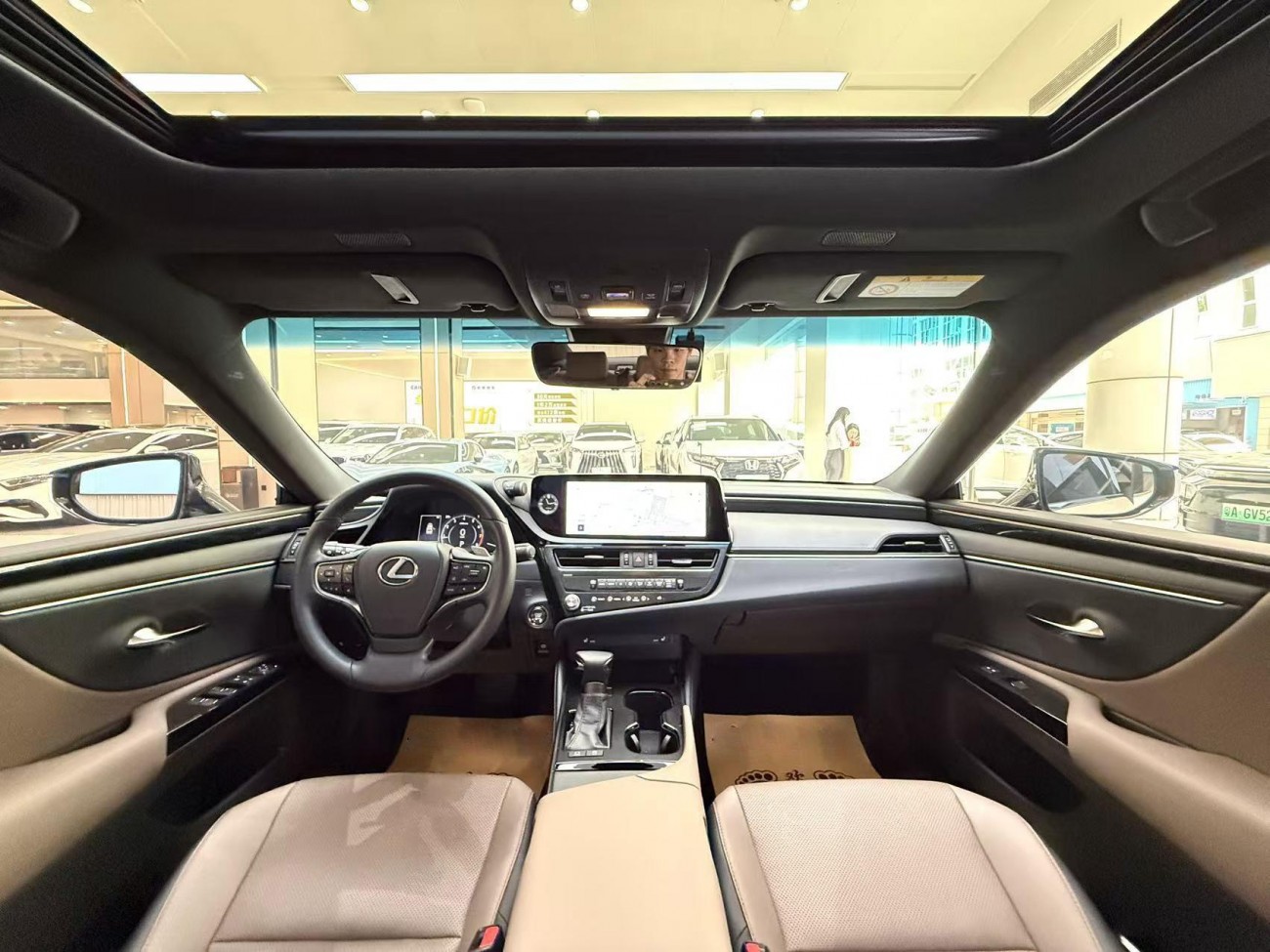 Lexus ES 200 2024