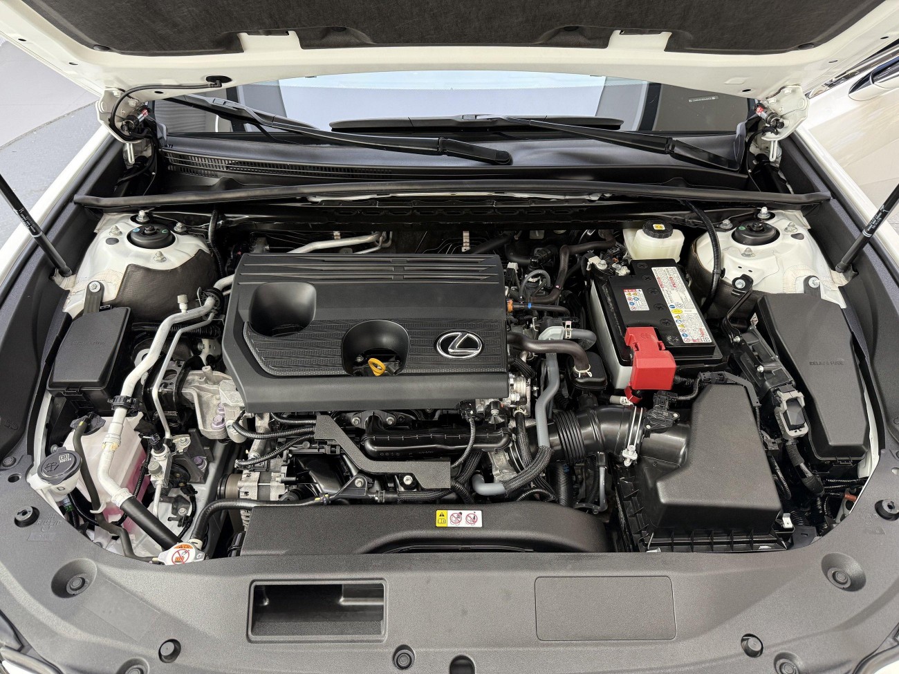 Lexus ES 200 2024