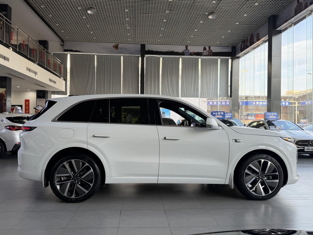 Li Auto L6 2024