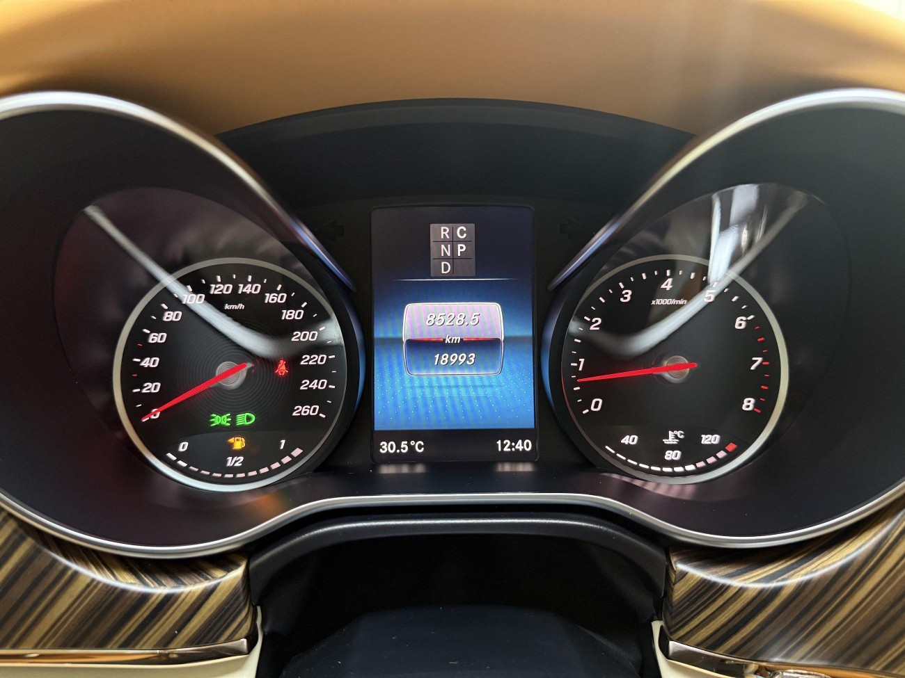 Mercedes-Benz V260L 2024