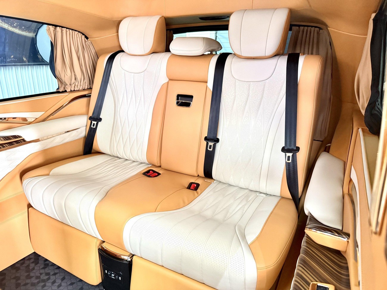 Mercedes-Benz V260L 2024