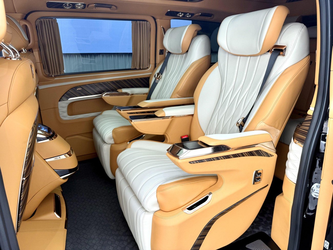 Mercedes-Benz V260L 2024