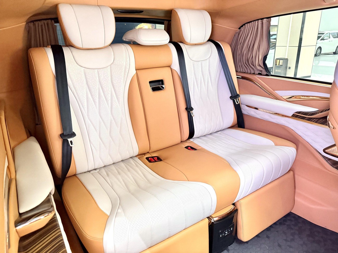 Mercedes-Benz V260L 2024