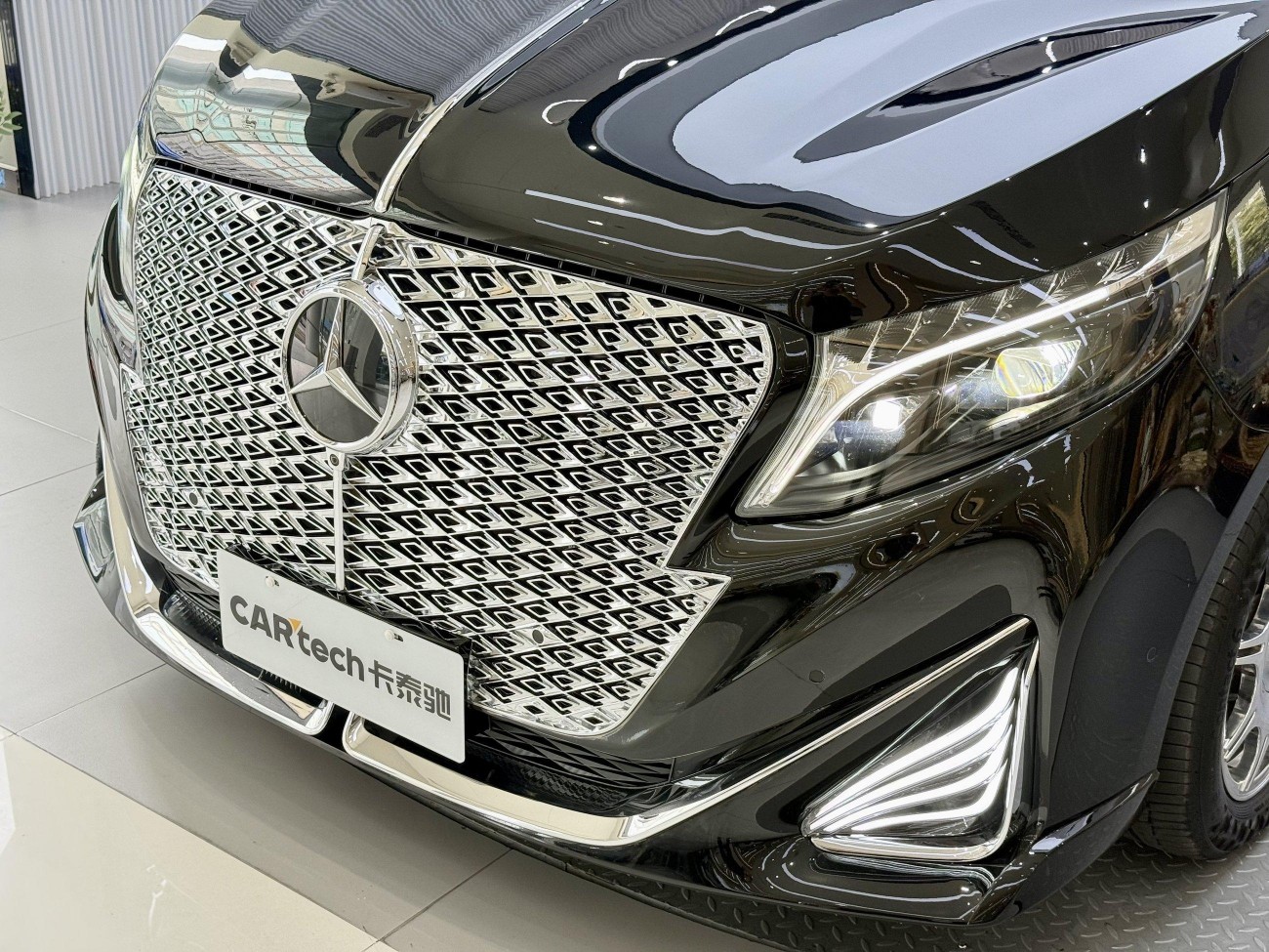 Mercedes-Benz V260L 2024