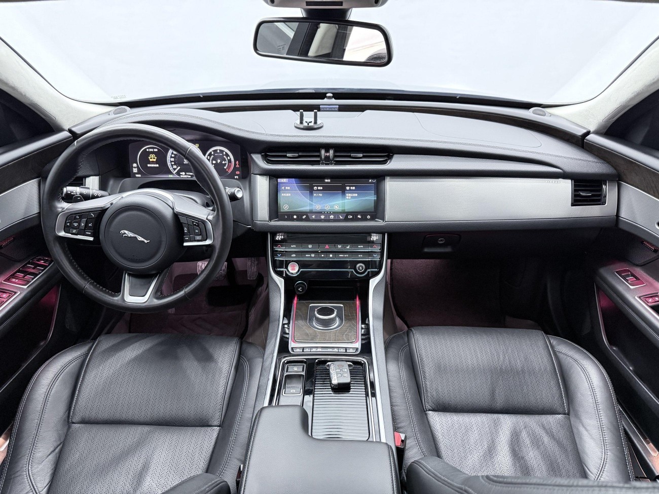 Jaguar XFL 2021