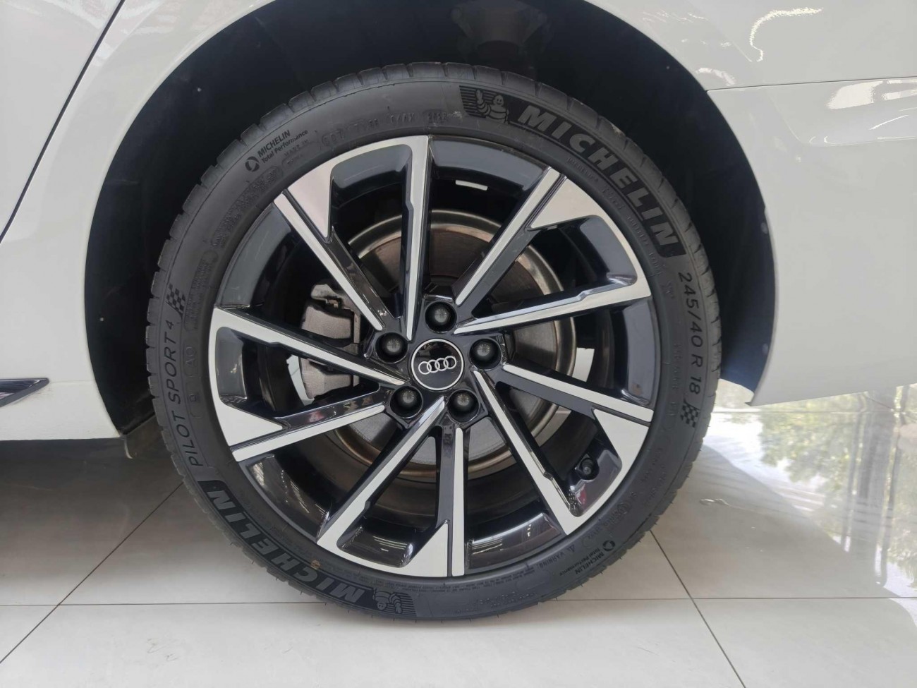 Audi A4L 40 TFSI 2023