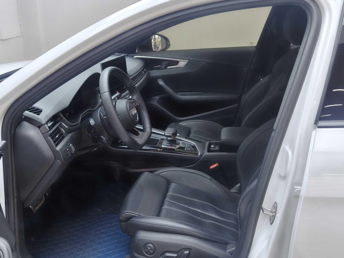 Audi A4L 40 TFSI 2023