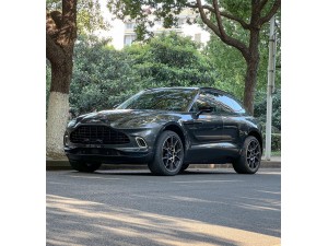 Aston Martin DBX 2021