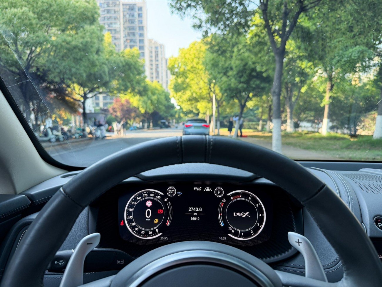 Aston Martin DBX 2021