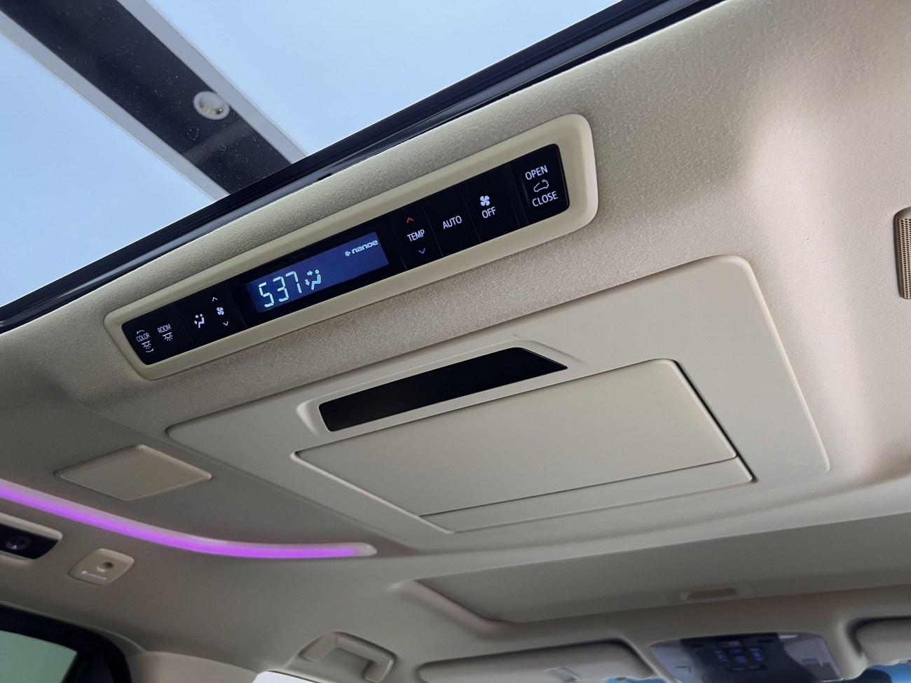 Toyota Alphard 2023