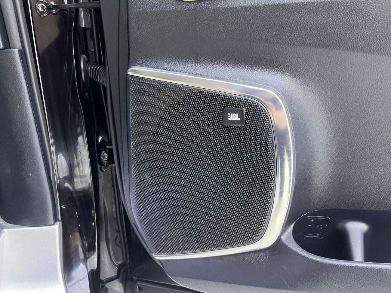 Toyota Alphard 2023