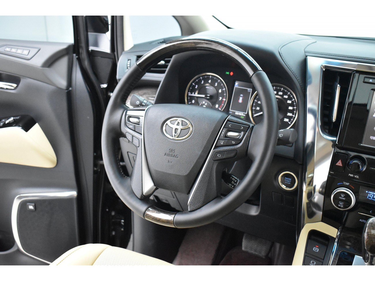 Toyota Alphard 2019