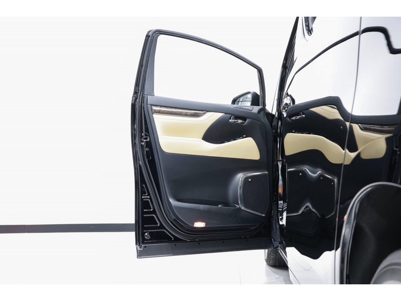 Toyota Alphard 2019