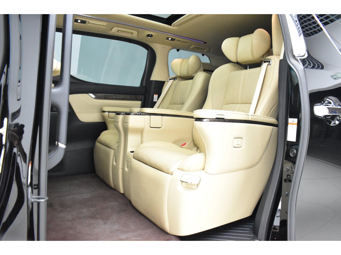 Toyota Alphard 2019