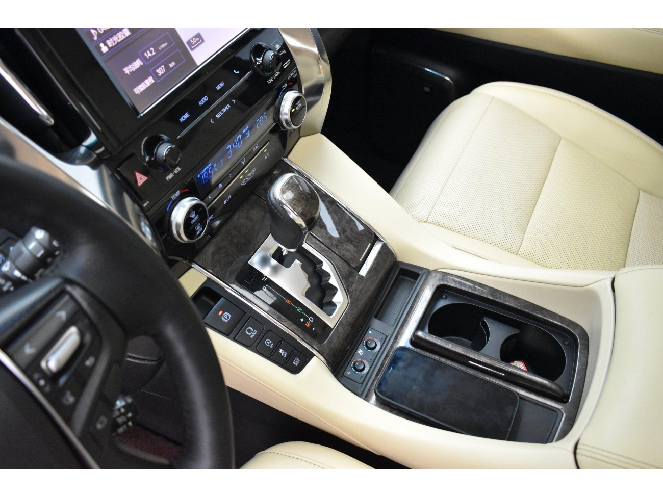 Toyota Alphard 2019