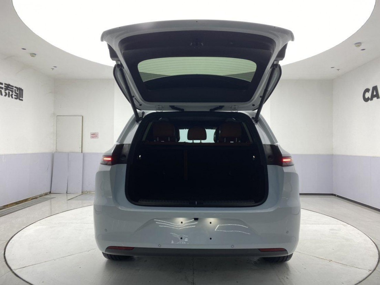 Li Auto L6 2025