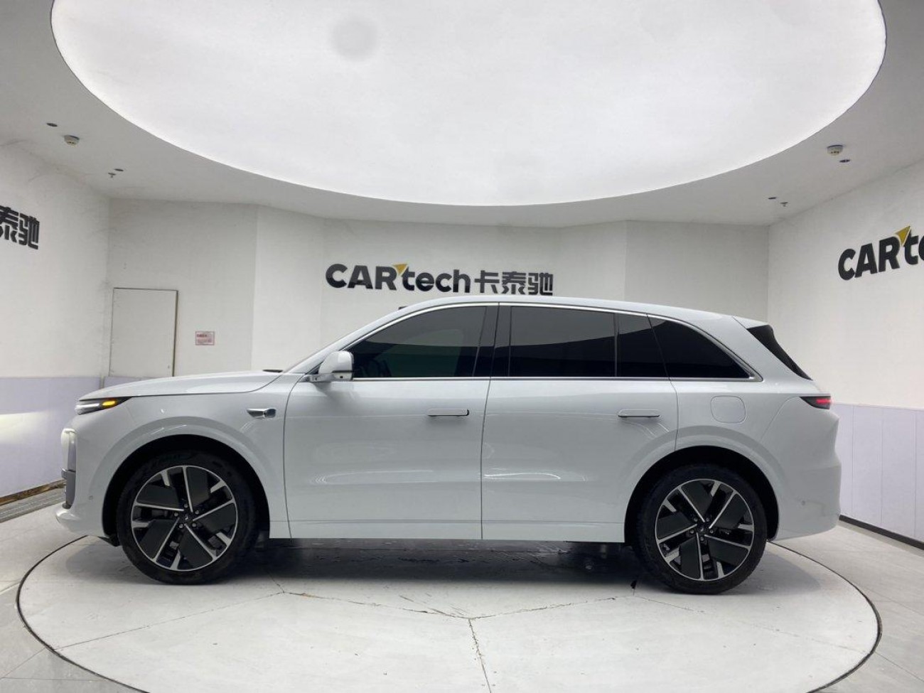 Li Auto L6 2025