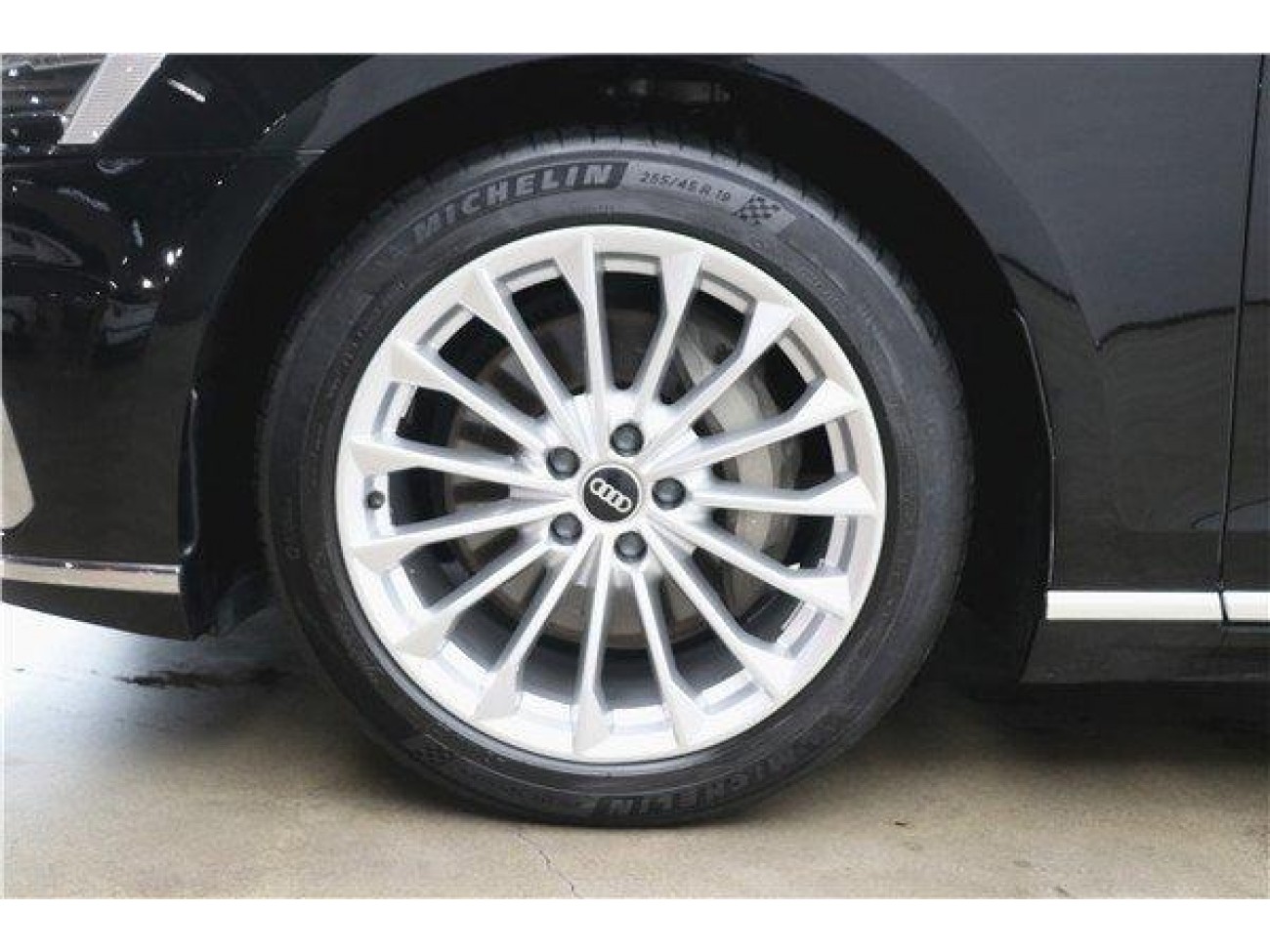 Audi A8L 50 TFSI 2022
