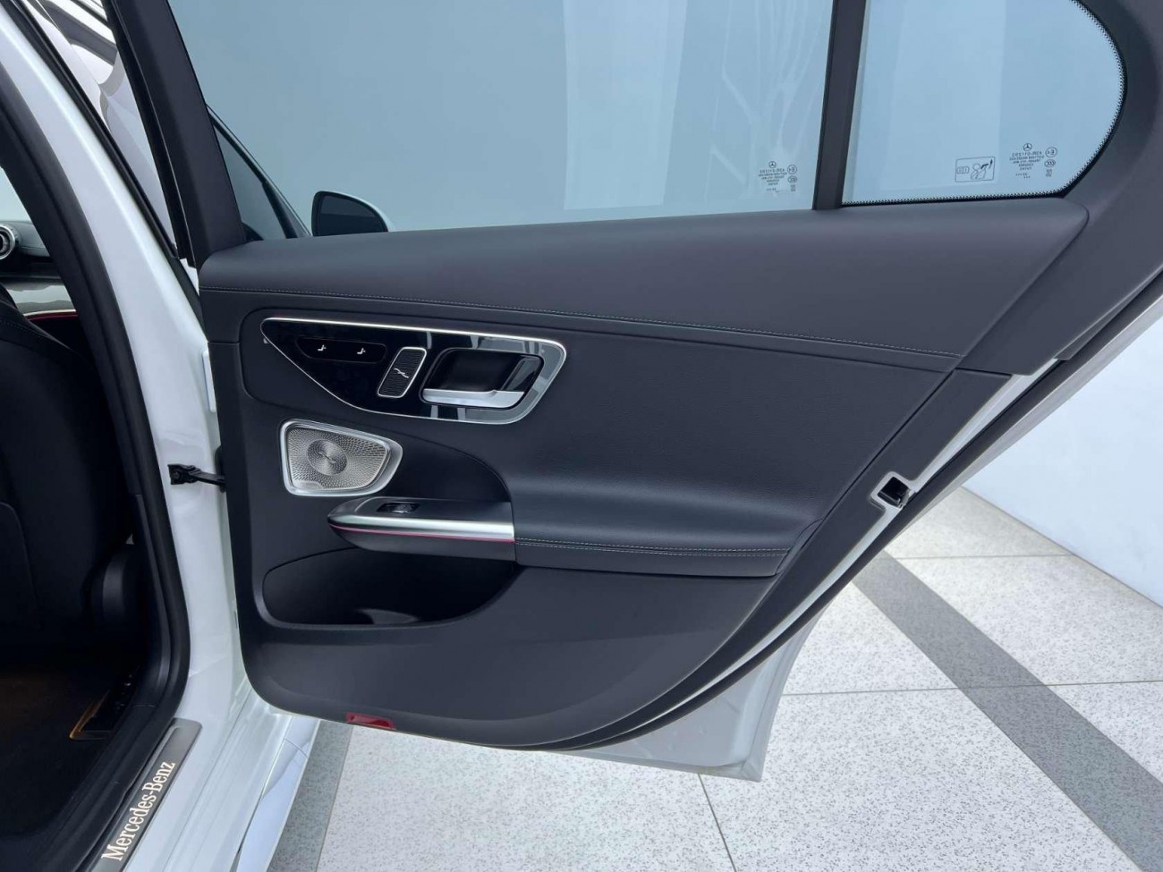 Mercedes-Benz C 260 L 2025