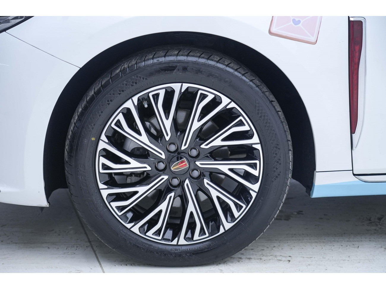 Hongqi H5 2024