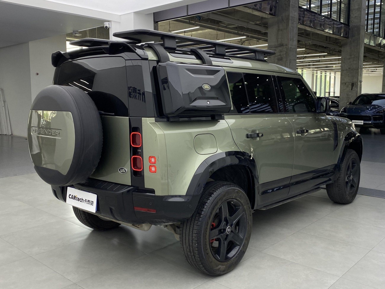Land Rover Defender 2021