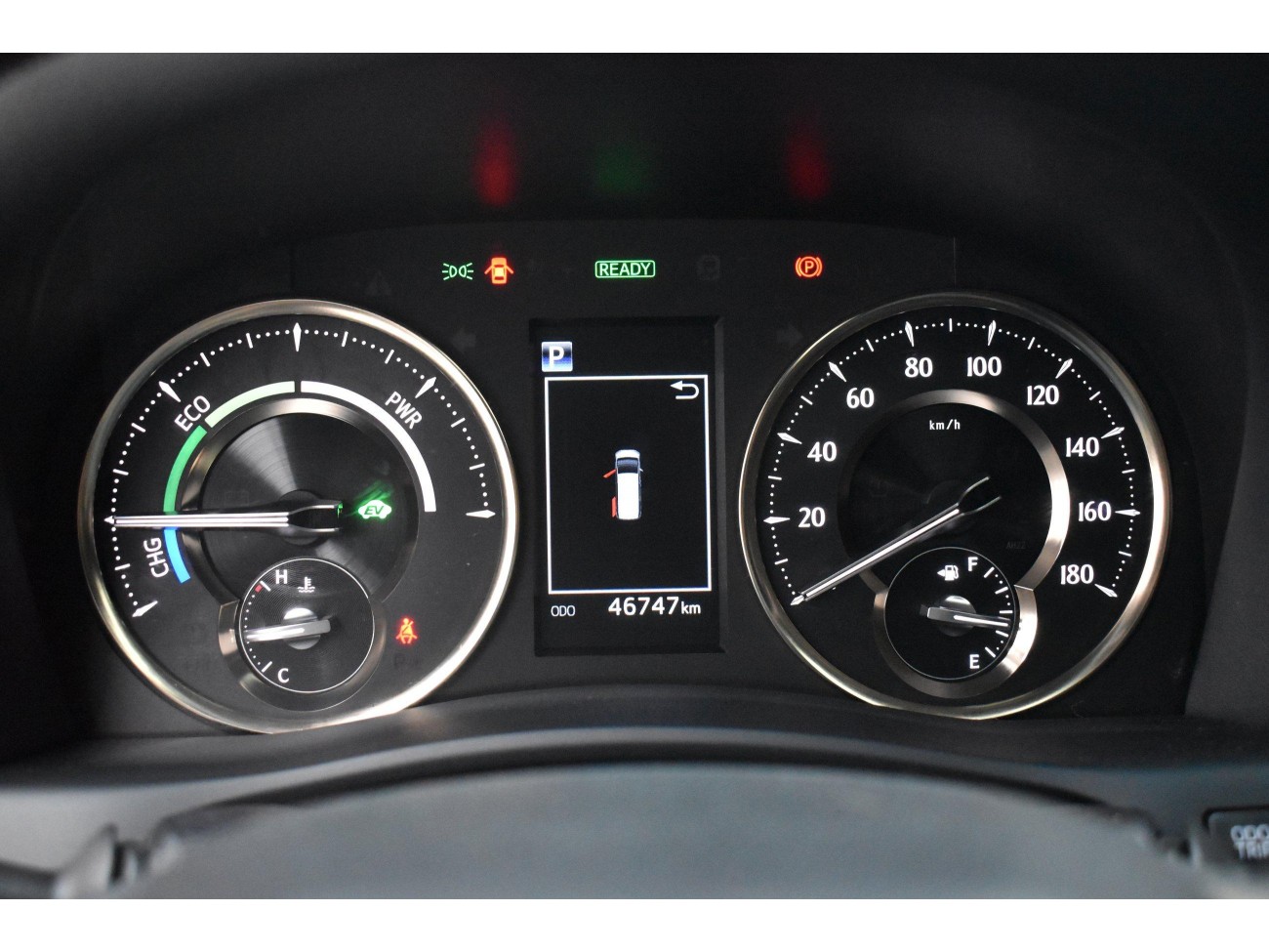 Lexus LM 300h 2022