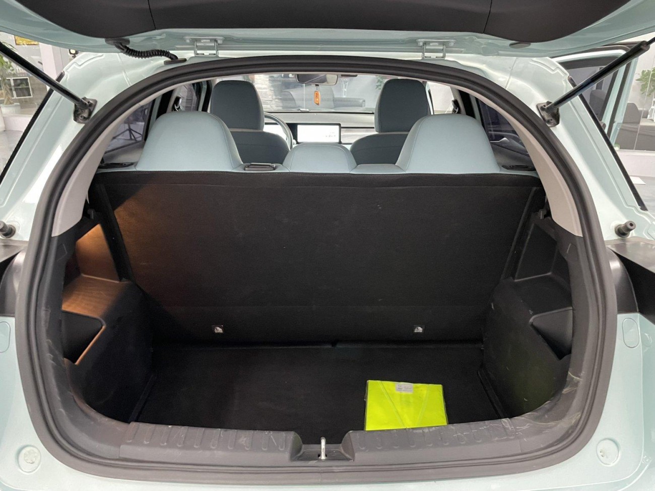 Geely E 2023