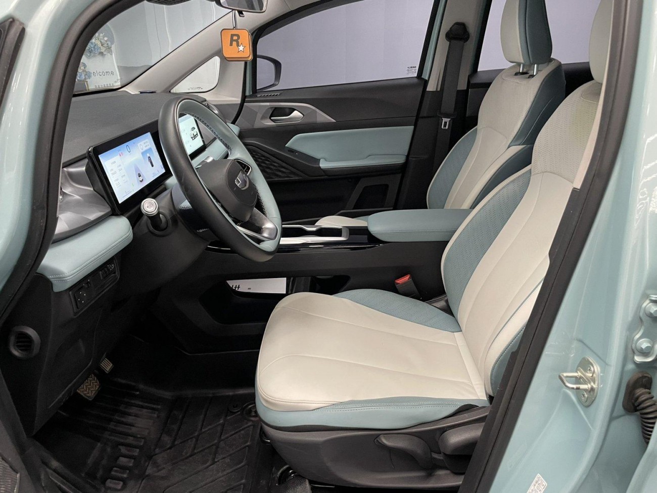 Geely E 2023