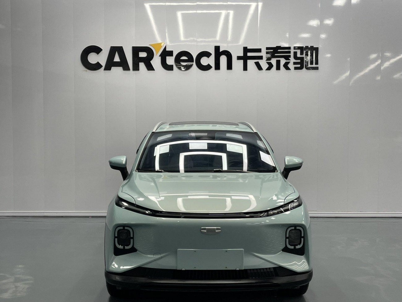 Geely E 2023
