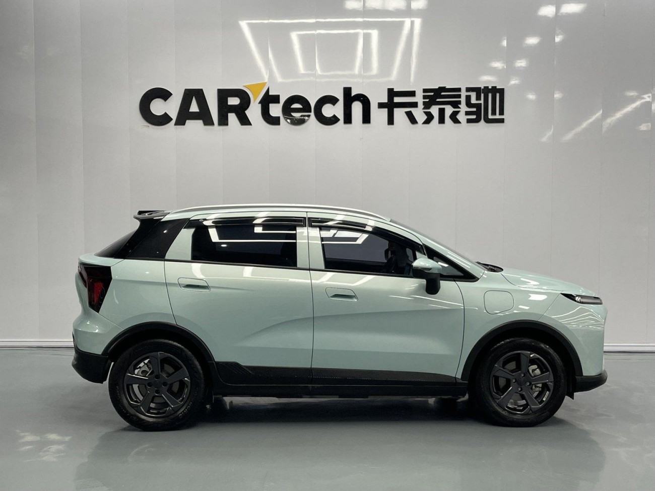 Geely E 2023