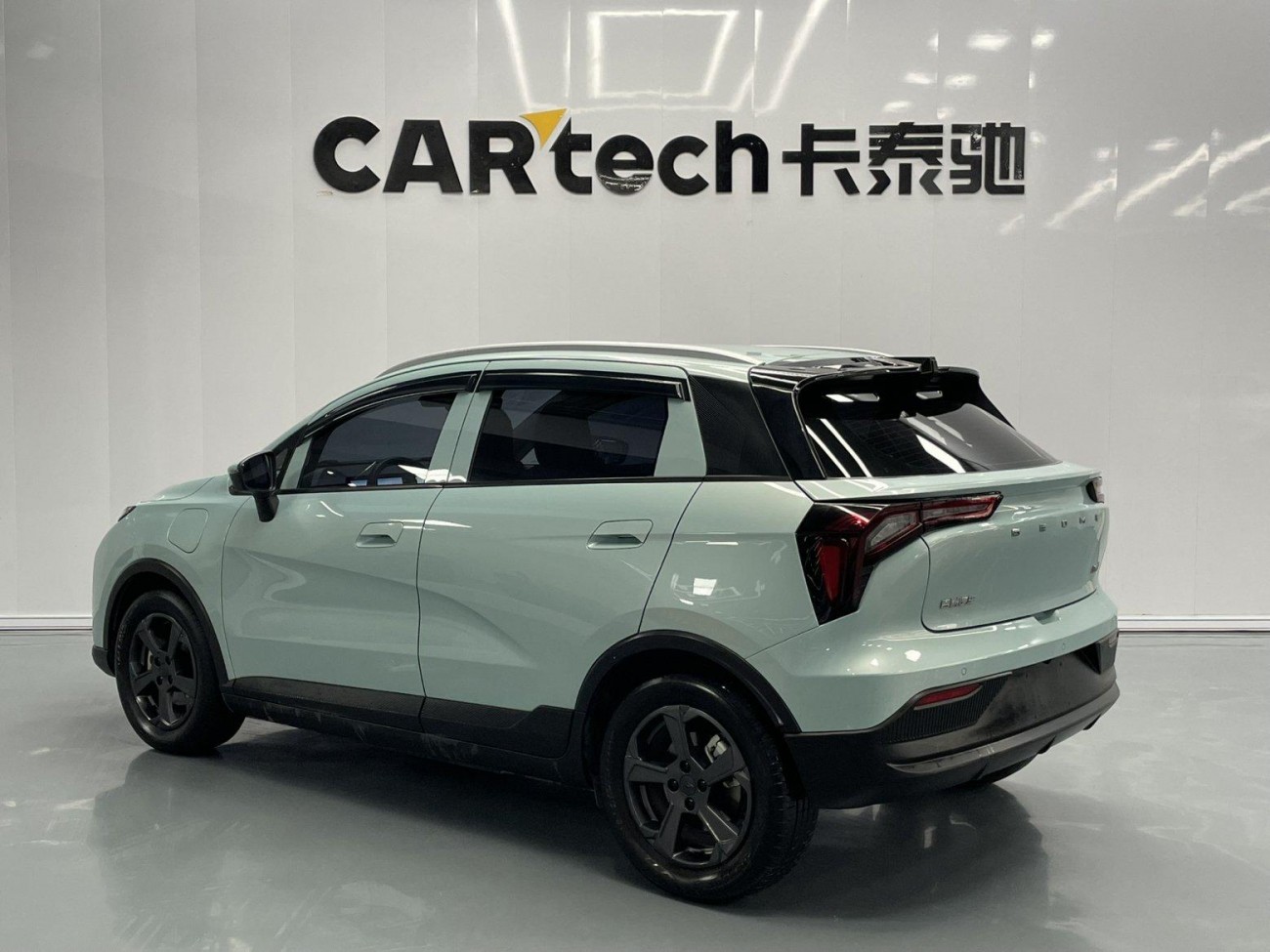Geely E 2023