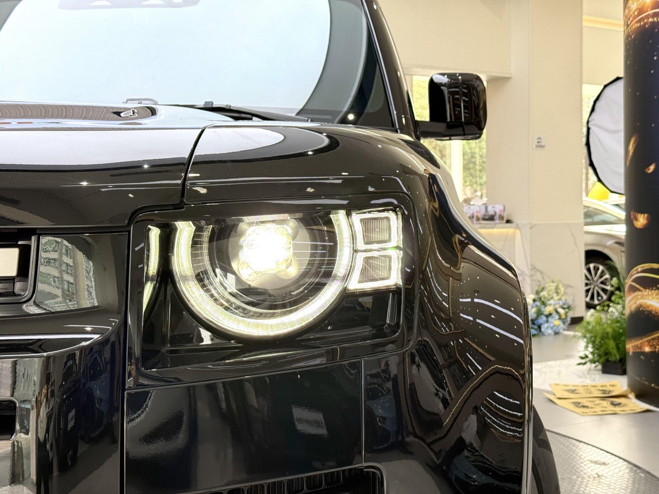 Land Rover Defender 2024