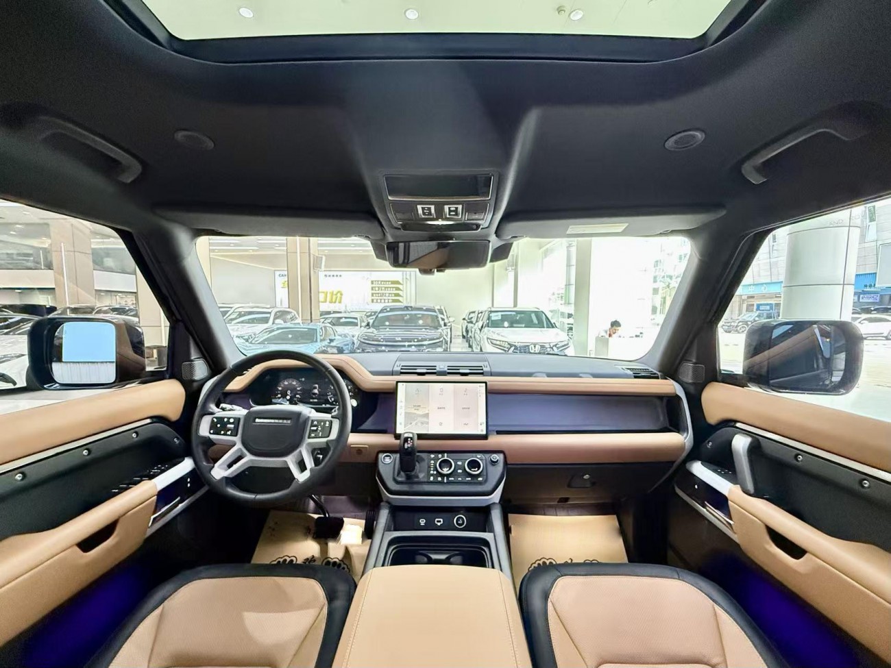 Land Rover Defender 2024