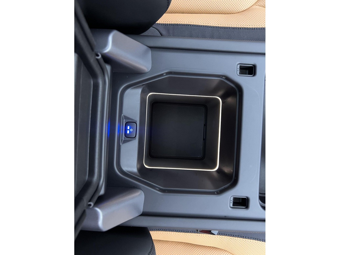 Land Rover Defender 2024