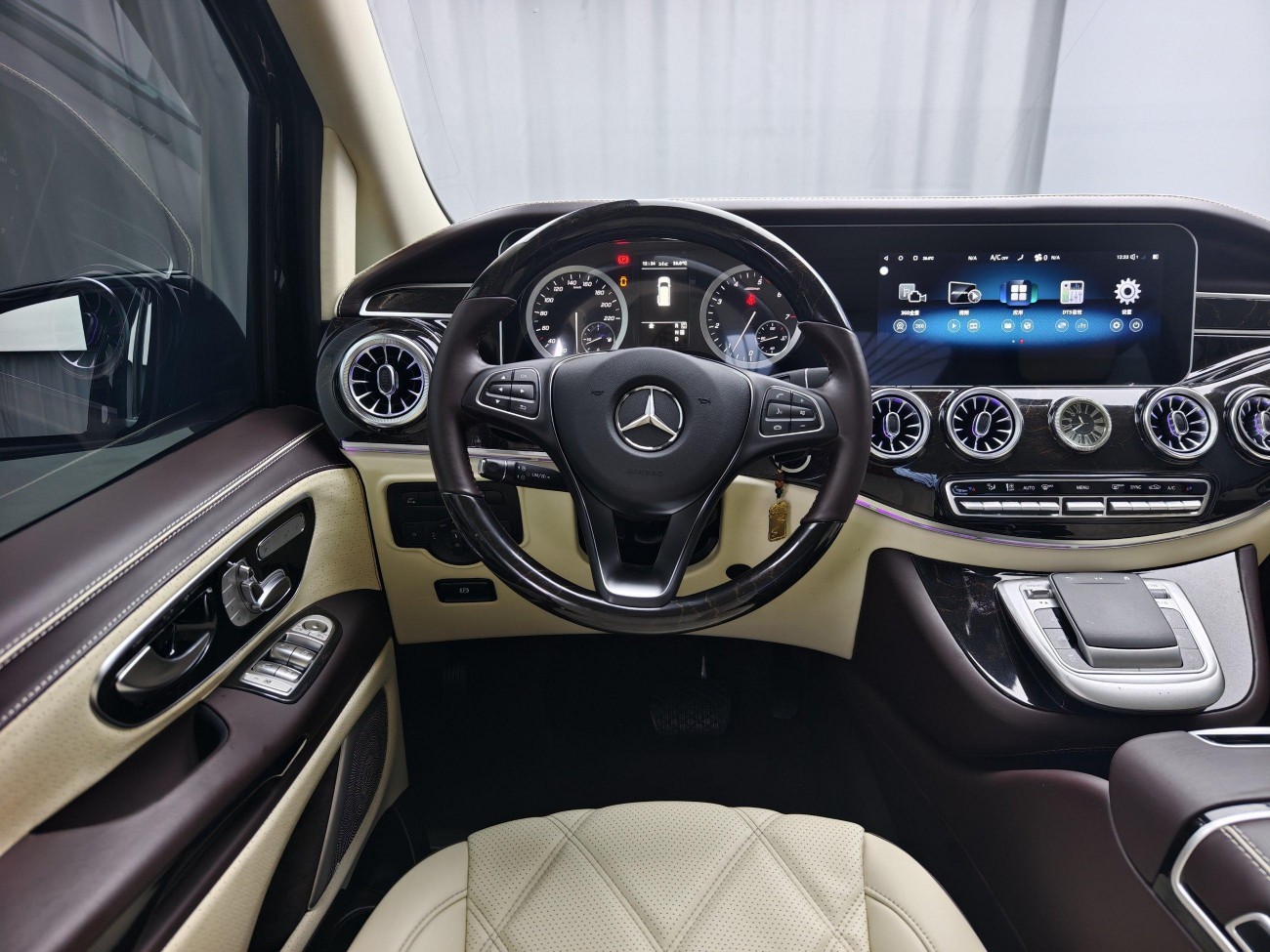 Mercedes-Benz Vito 2024