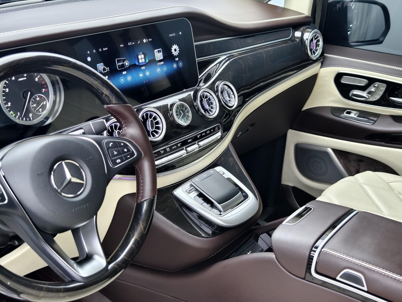 Mercedes-Benz Vito 2024