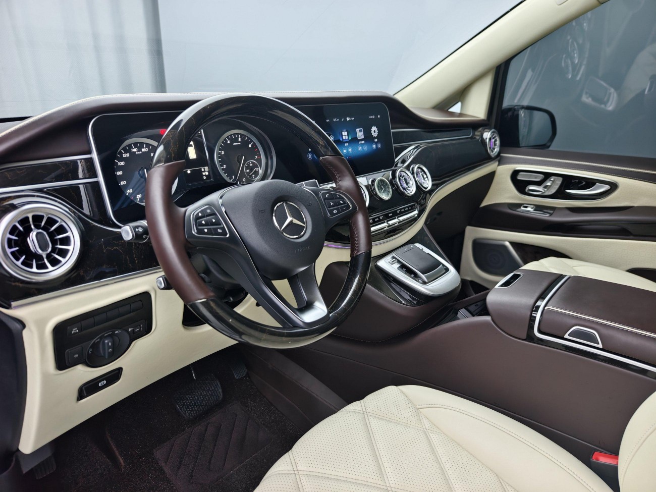 Mercedes-Benz Vito 2024