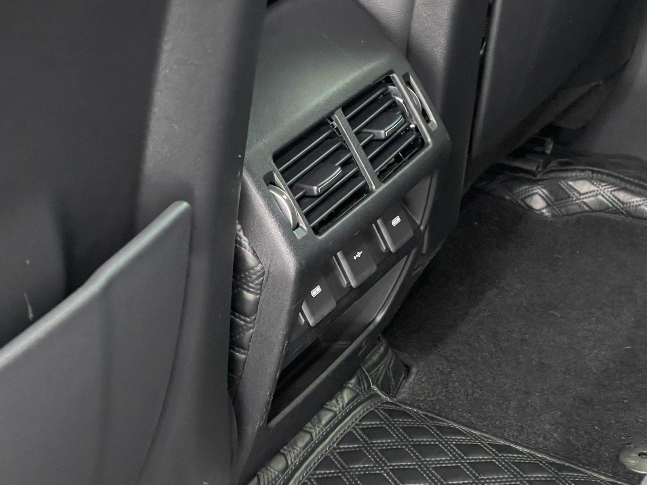Land Rover Discovery Sport 2021